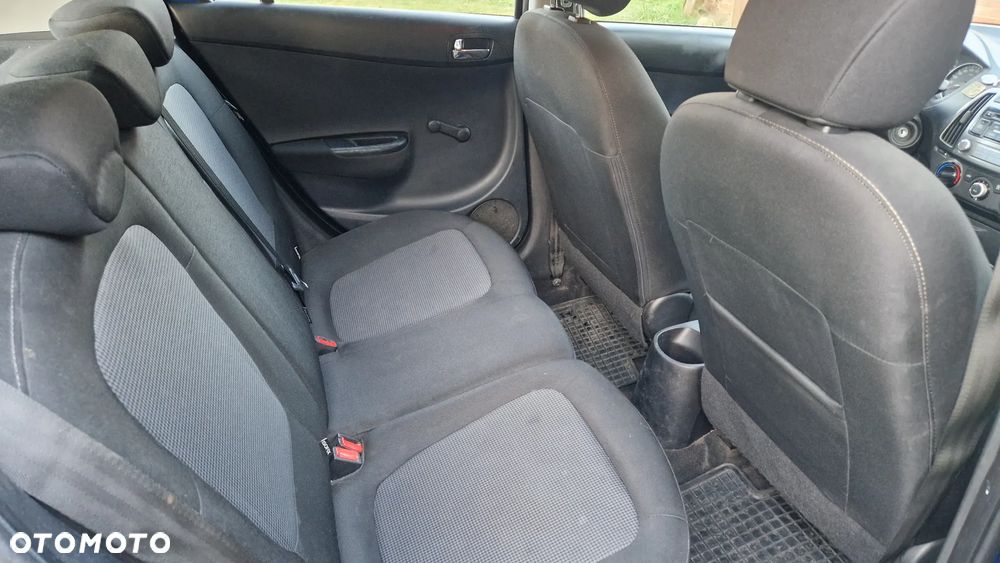 Hyundai i20 - 17