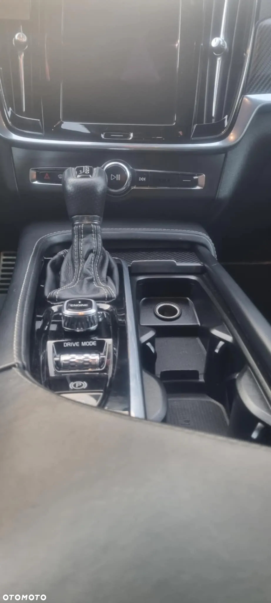 Volvo V90 D4 AWD R-Design - 21