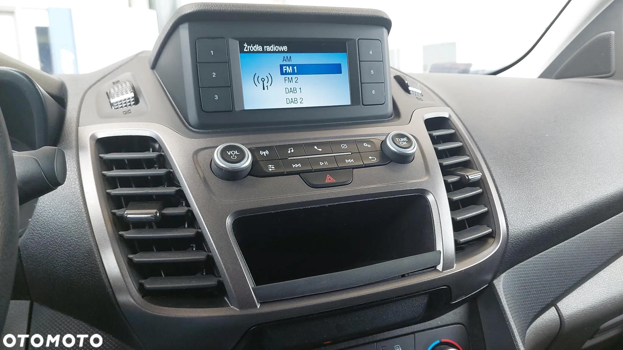 Ford CONNECT - 25