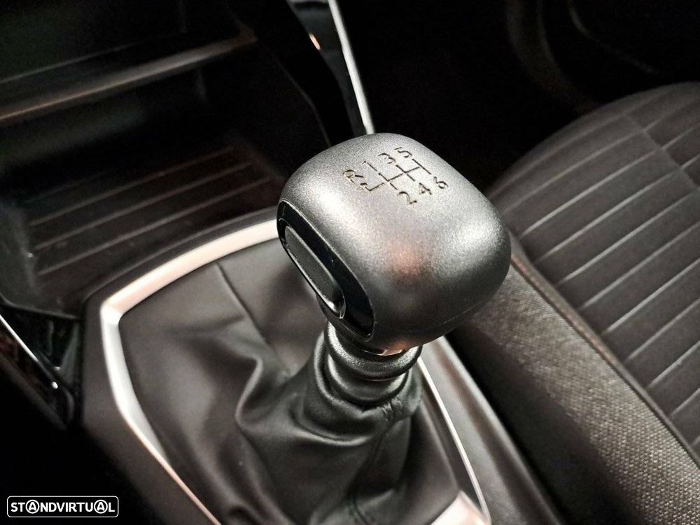 Peugeot 2008 1.2 PureTech Active Pack - 18