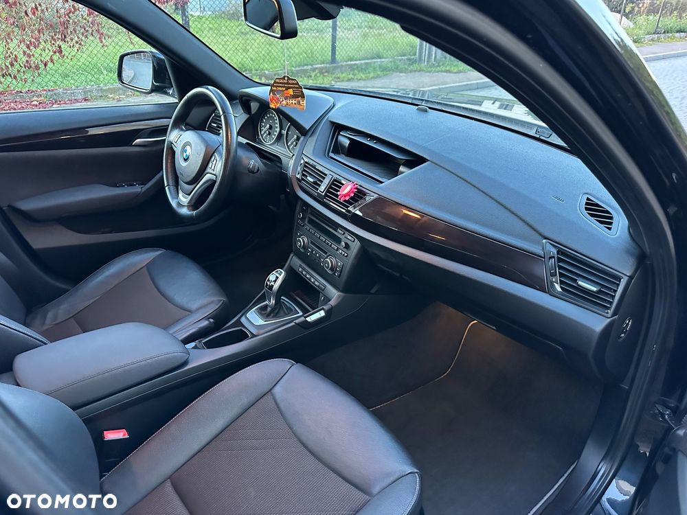BMW X1 xDrive18d - 11