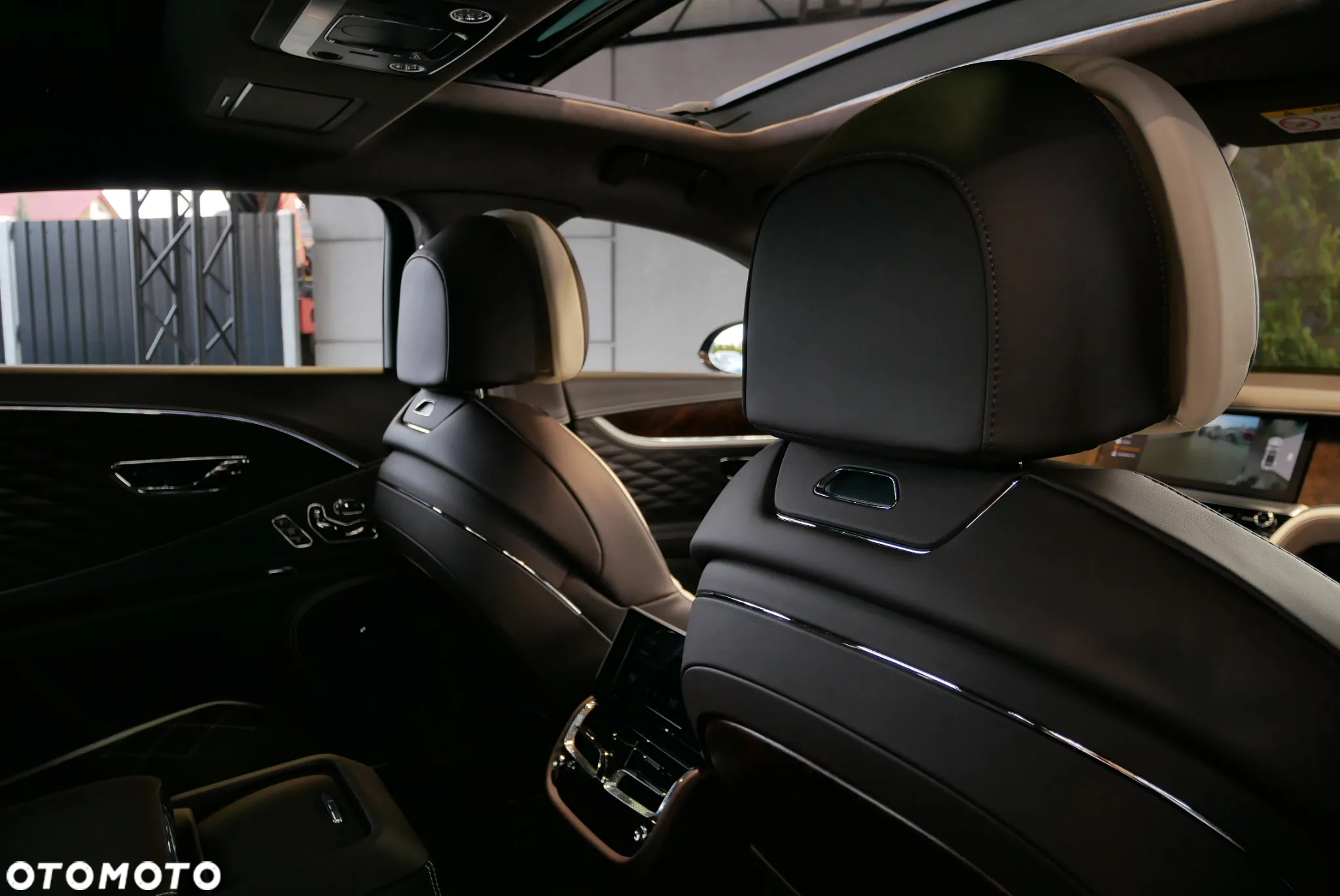 Bentley Flying Spur - 30