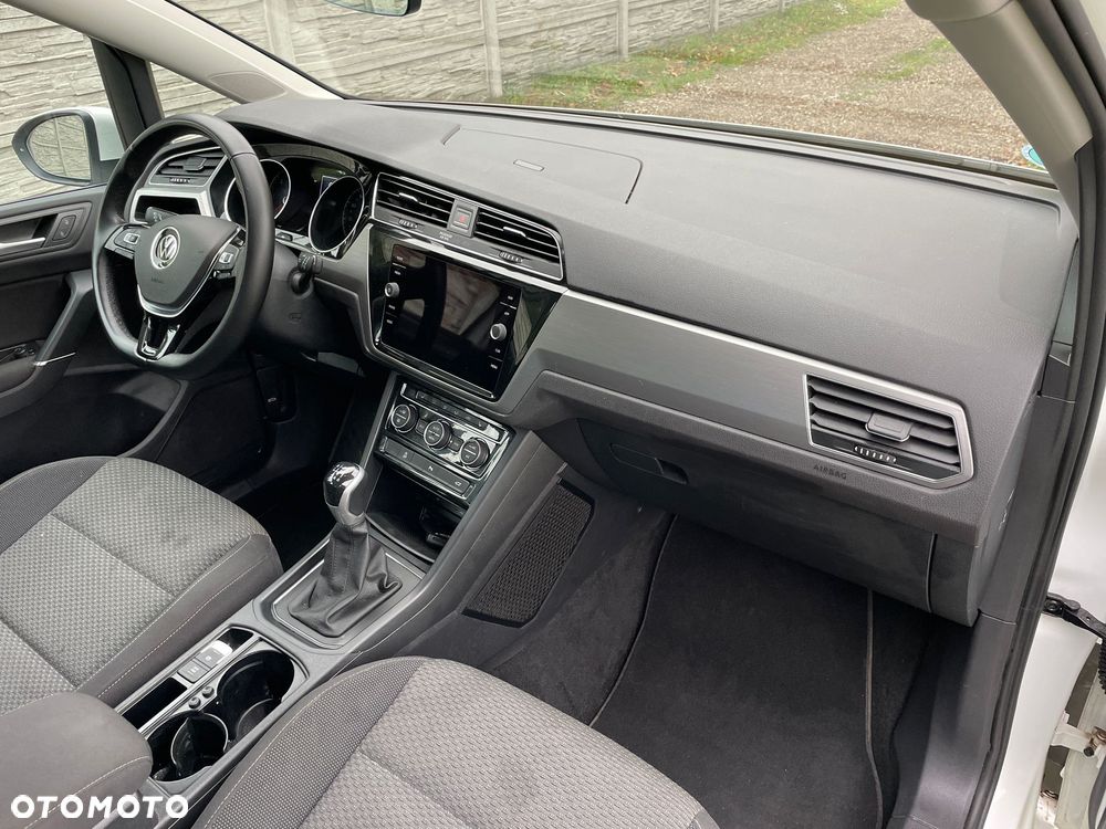 Volkswagen Touran 2.0 TDI SCR UNITED - 11