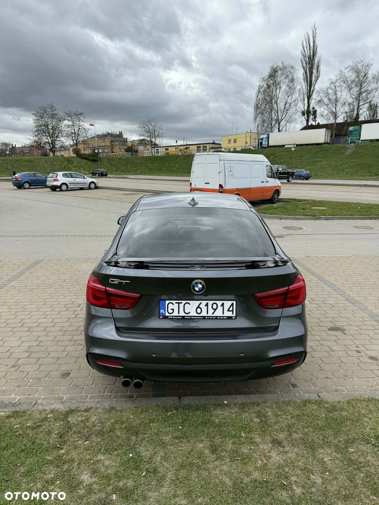 BMW Seria 3 330i M Sport - 5