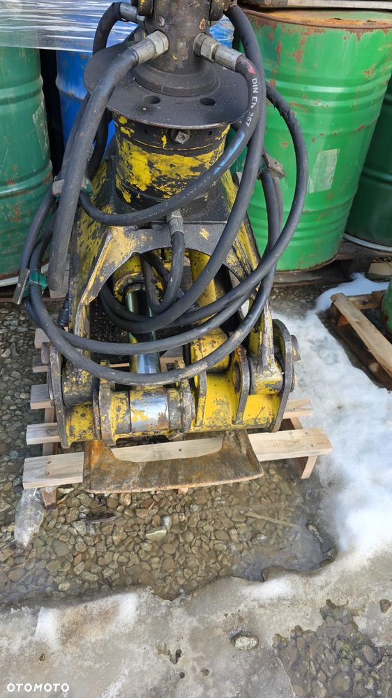 Bardzo mocny chwytak do drewna – kleszcze z rotatorem 360° - 7