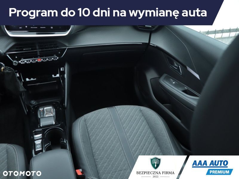 Peugeot 208 - 10