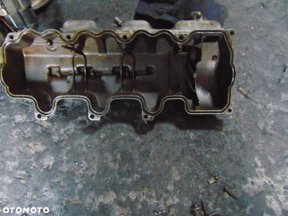 Pokrywa zaworów Mercedes w220 3,2 V6 - 3