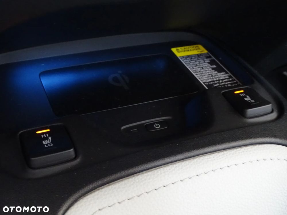 Toyota Corolla 1.8 Hybrid Executive - 17