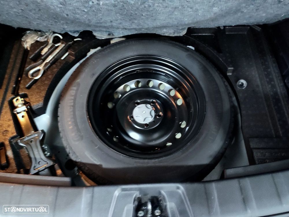 Nissan Qashqai 1.5 dCi N-Connecta - 32