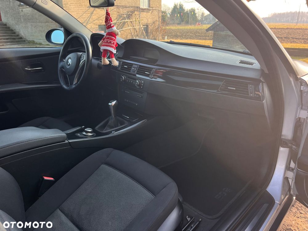 BMW Seria 3 325i - 9