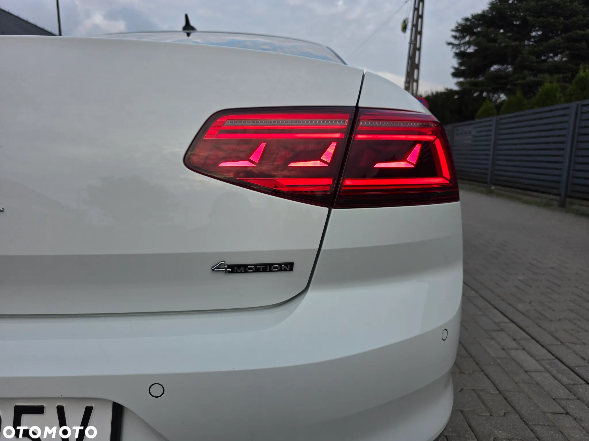 Volkswagen Passat 2.0 TDI Elegance DSG - 19