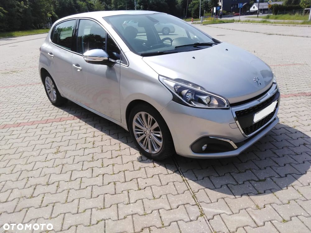 Peugeot 208 1.6 BlueHDi Allure S&S - 28