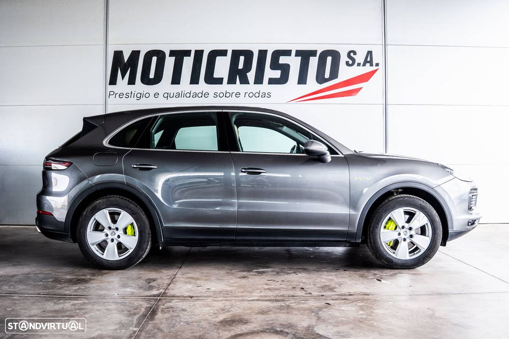 Porsche Cayenne - 9
