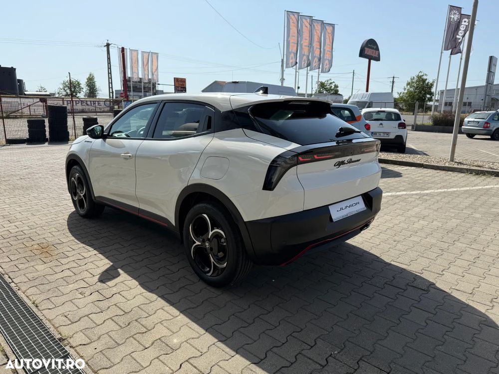 Alfa Romeo Junior 1.2 FWD eDCT6 MHEV Ibrida Speciale - 6
