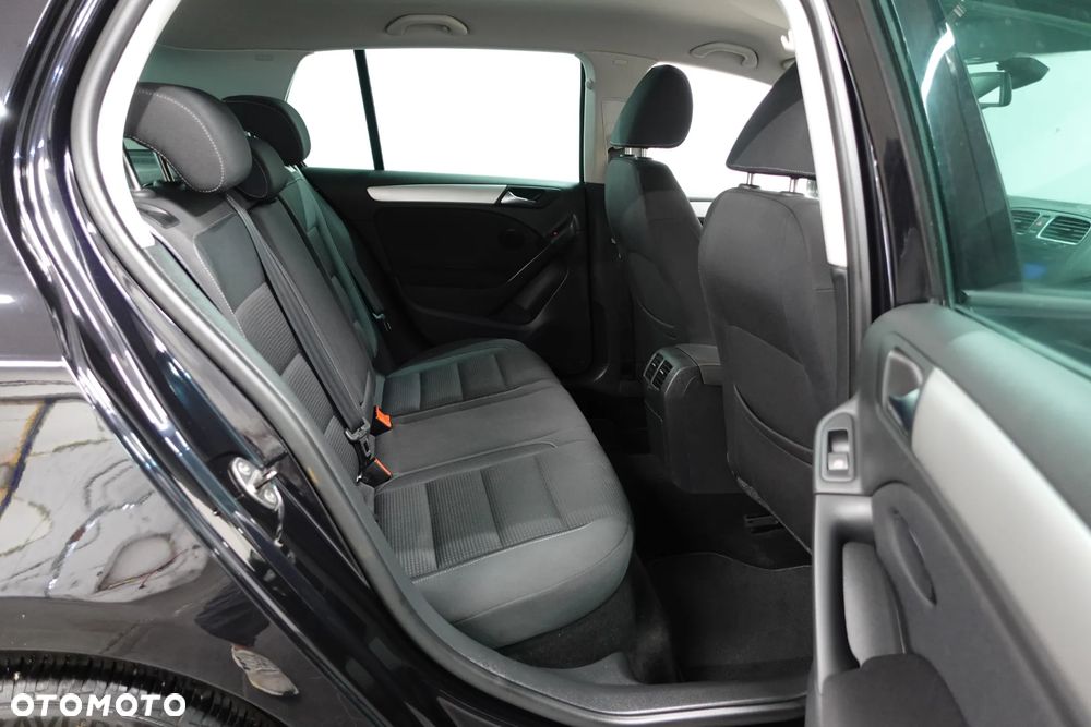Volkswagen Golf 1.6 TDI DPF Comfortline - 27