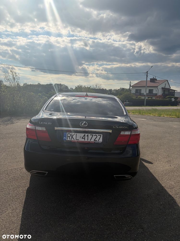 Lexus LS - 3