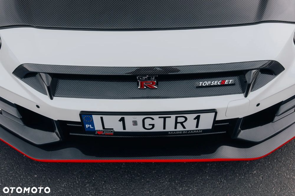 Nissan GT-R - 4