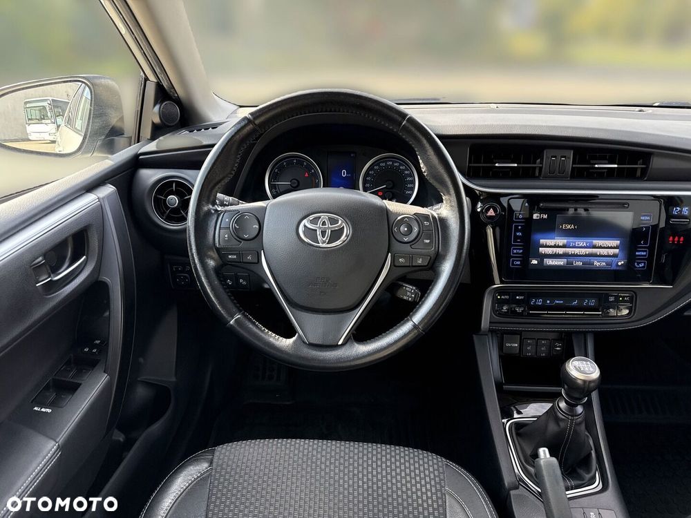 Toyota Corolla 1.6 Prestige EU6 - 17