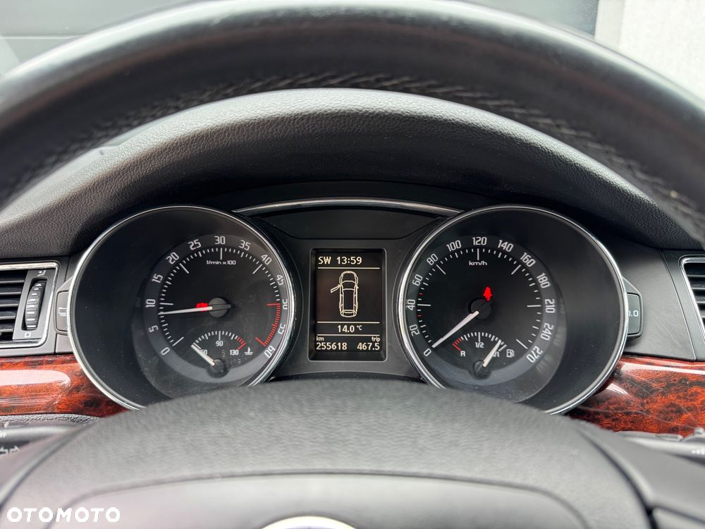 Skoda Superb 2.0 TDI PD Elegance - 28