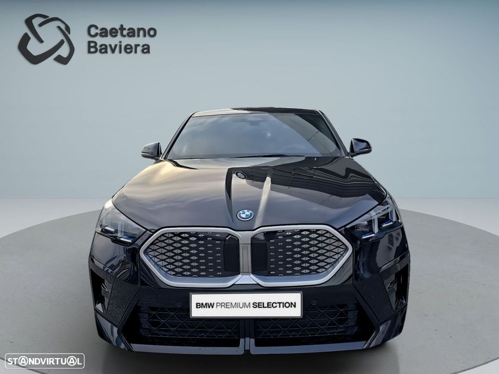 BMW iX2 eDrive20 Pack Desportivo M - 2