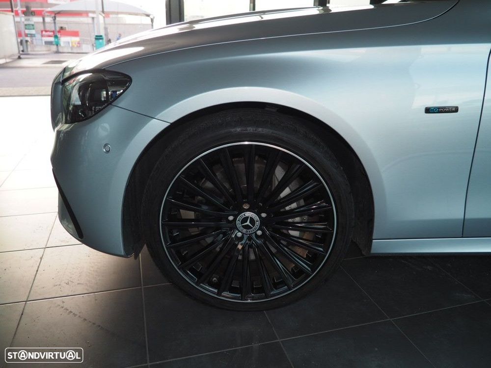 Mercedes-Benz E 300 de AMG Line - 4