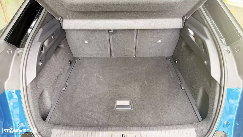 Peugeot E-3008 73 kWh GT - 12