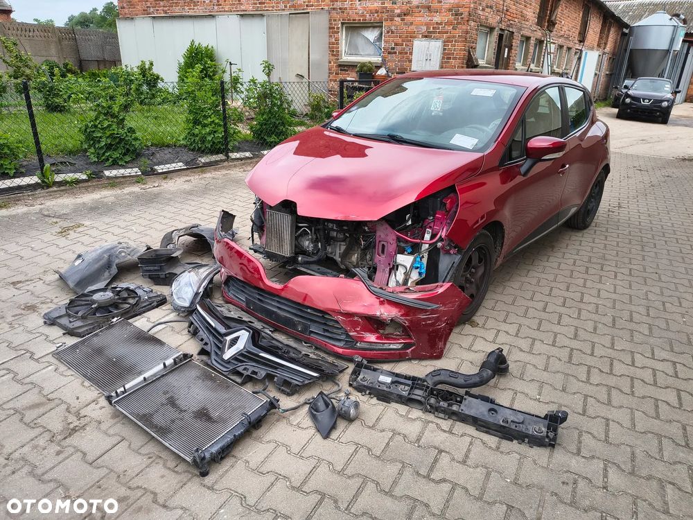 Renault Clio - 1
