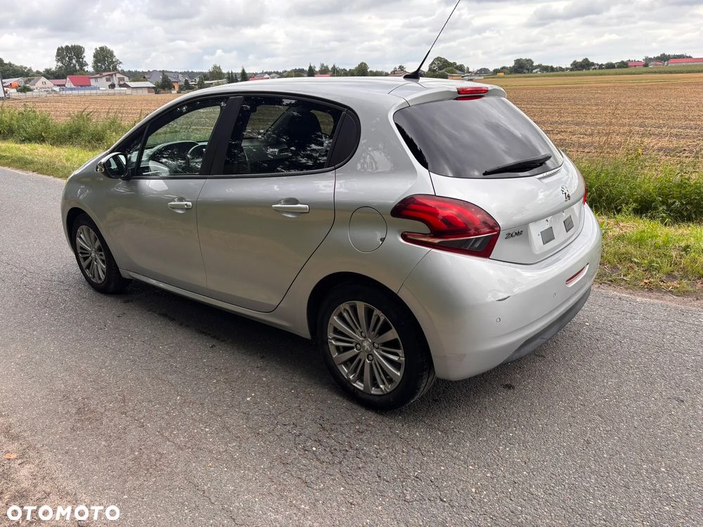 Peugeot 208 PureTech 82 Start & Stop Style - 4