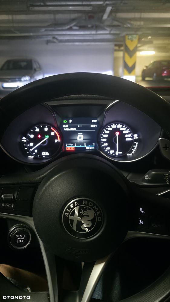 Alfa Romeo Giulia 2.0 Turbo Veloce Q4 - 13