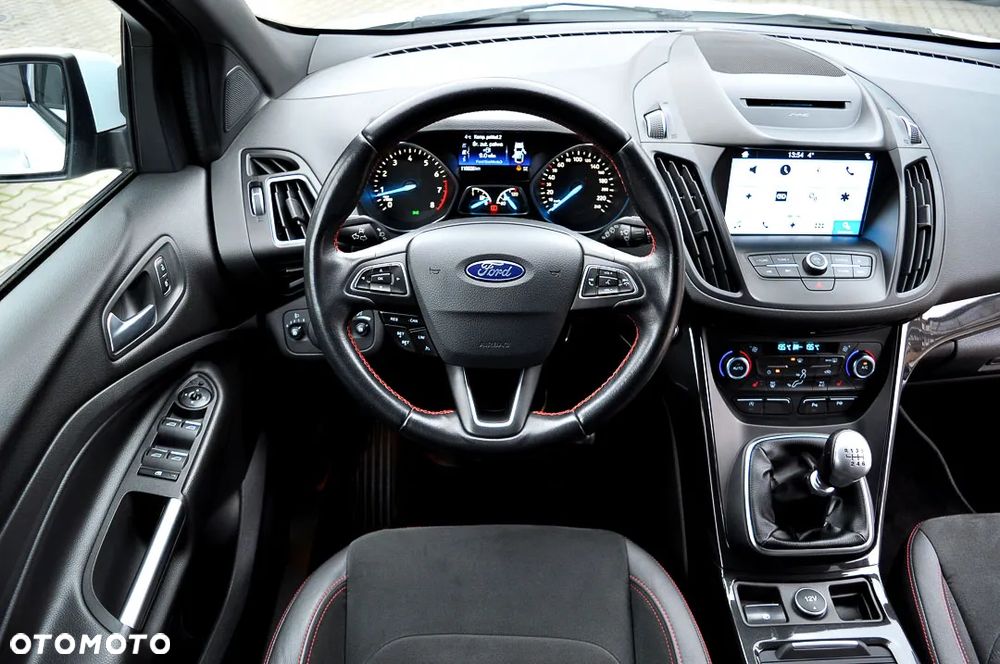 Ford Kuga 1.5 EcoBoost 2x4 ST-Line - 26