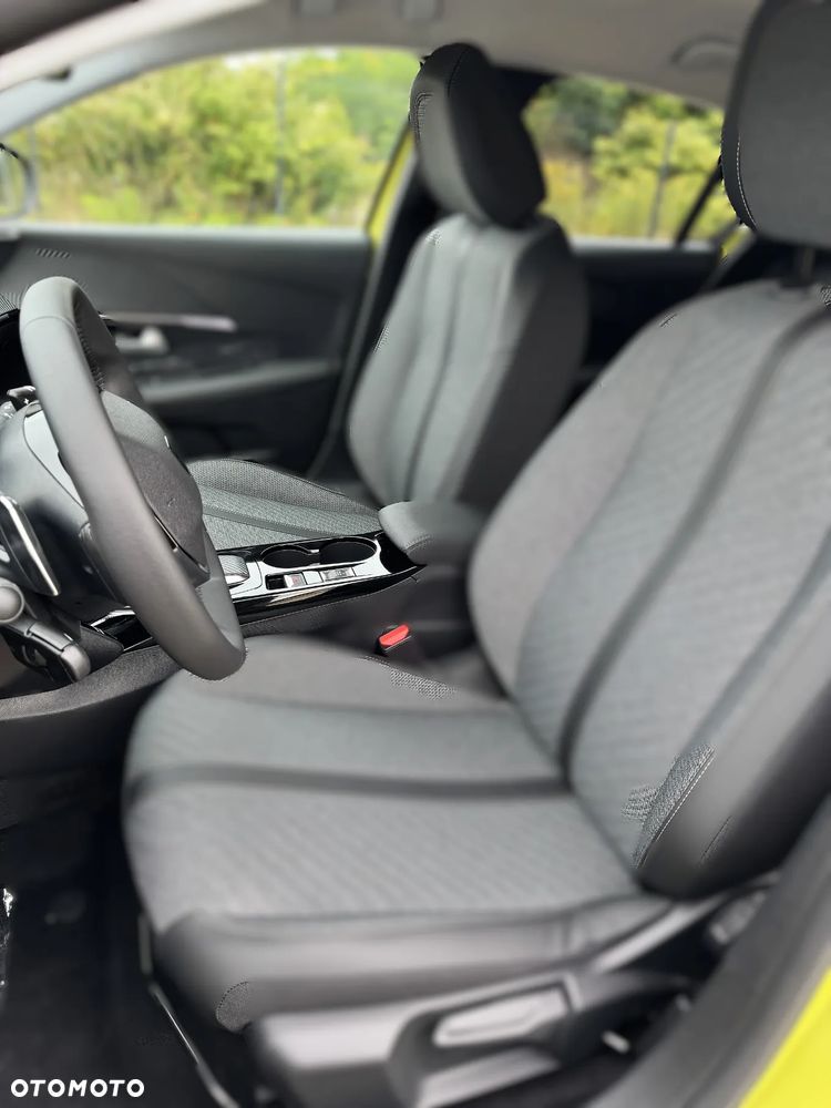 Peugeot 208 1.2 mHEV Allure - 11