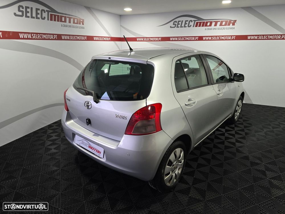 Toyota Yaris 1.0 VVT-i AC - 3