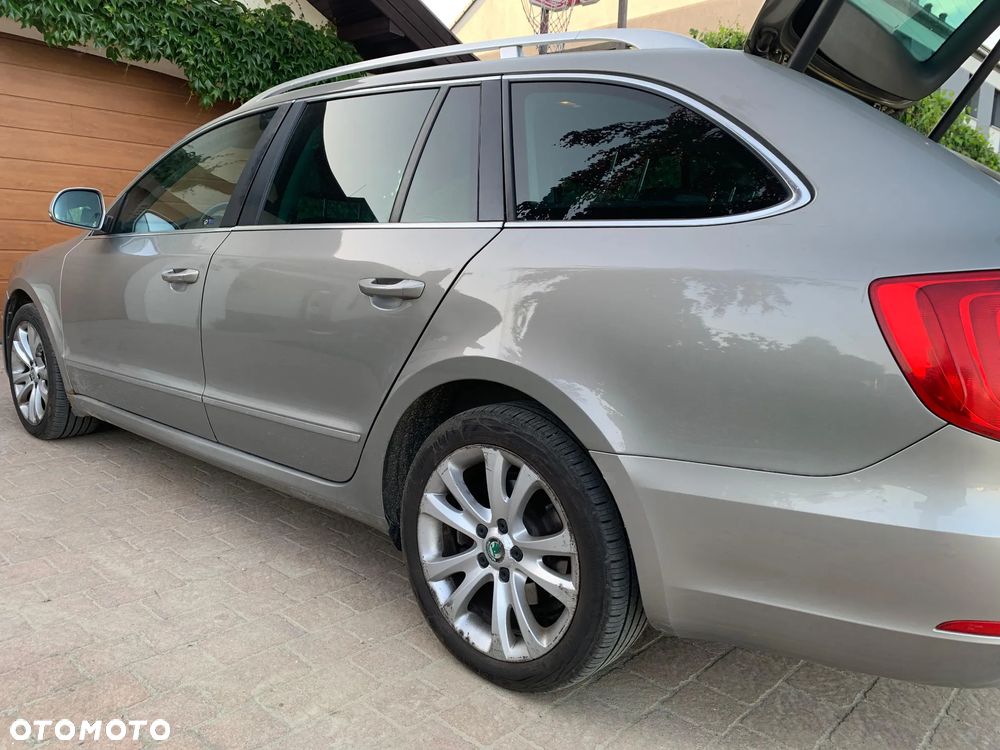 Skoda Superb 2.0 TDI 4x4 Elegance - 8