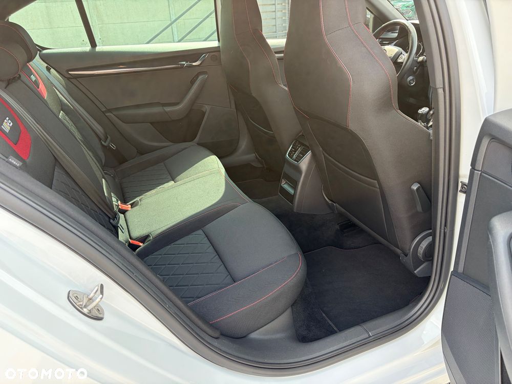 Skoda Octavia 2.0 TSI RS 230 - 23