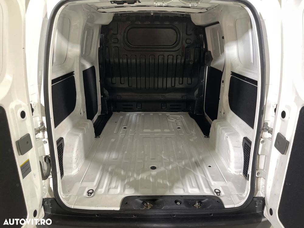 Nissan E-NV200 - 10