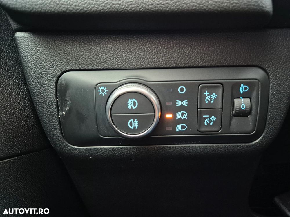 Ford Kuga 1.5 EcoBlue A8 FWD Trend - 28