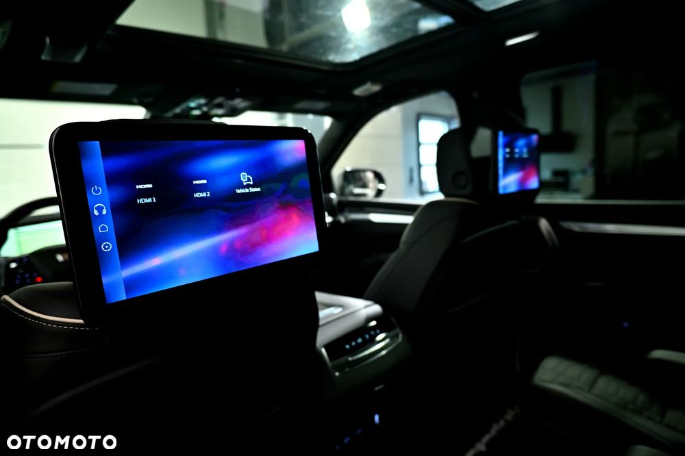 Cadillac Escalade - 31