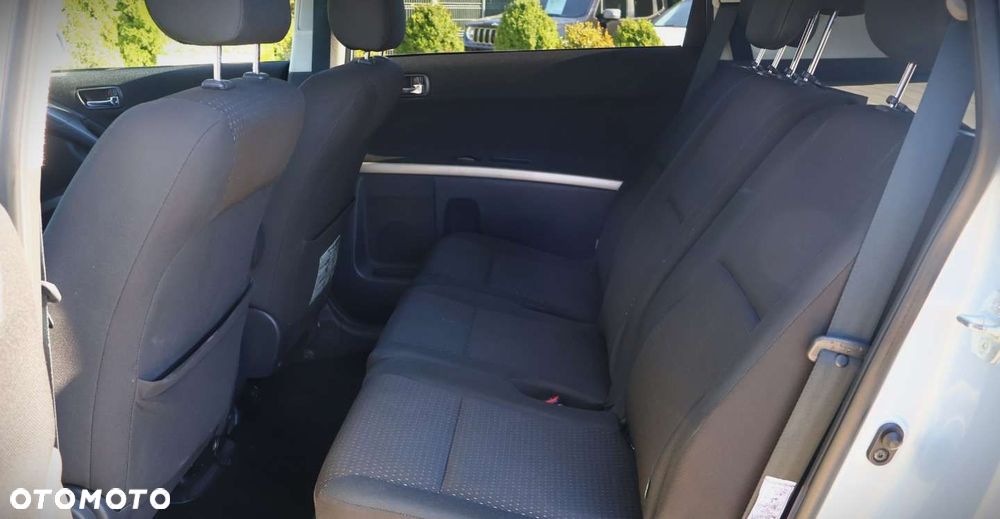 Toyota Corolla Verso - 16