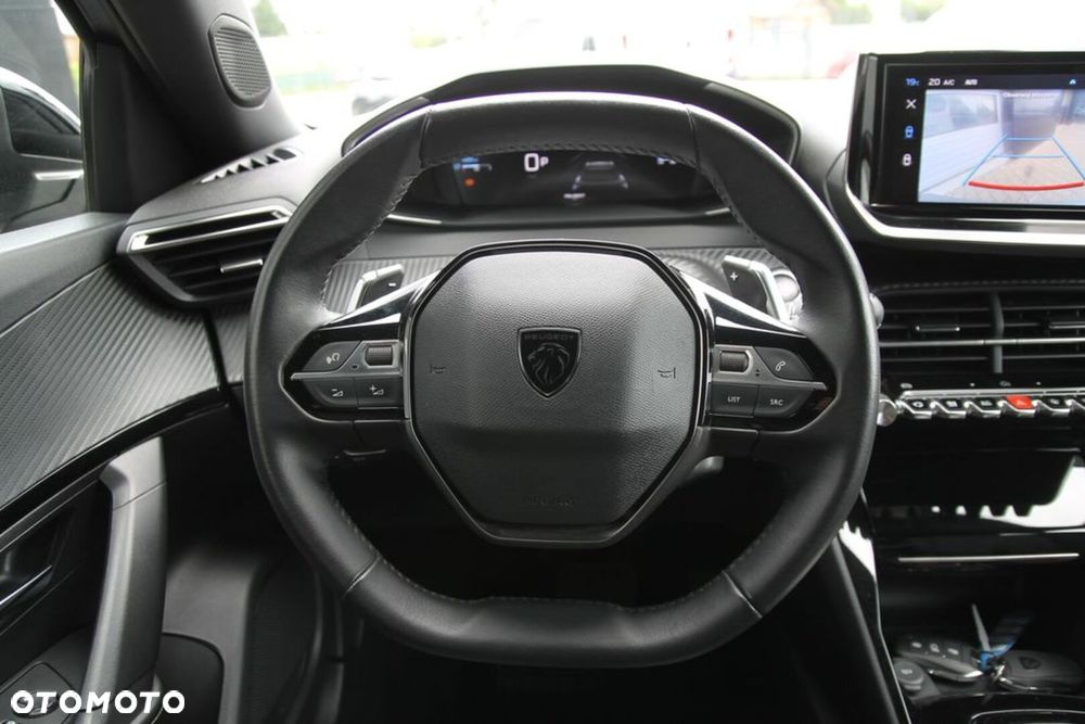 Peugeot 2008 1.2 PureTech Allure S&S EAT8 - 17
