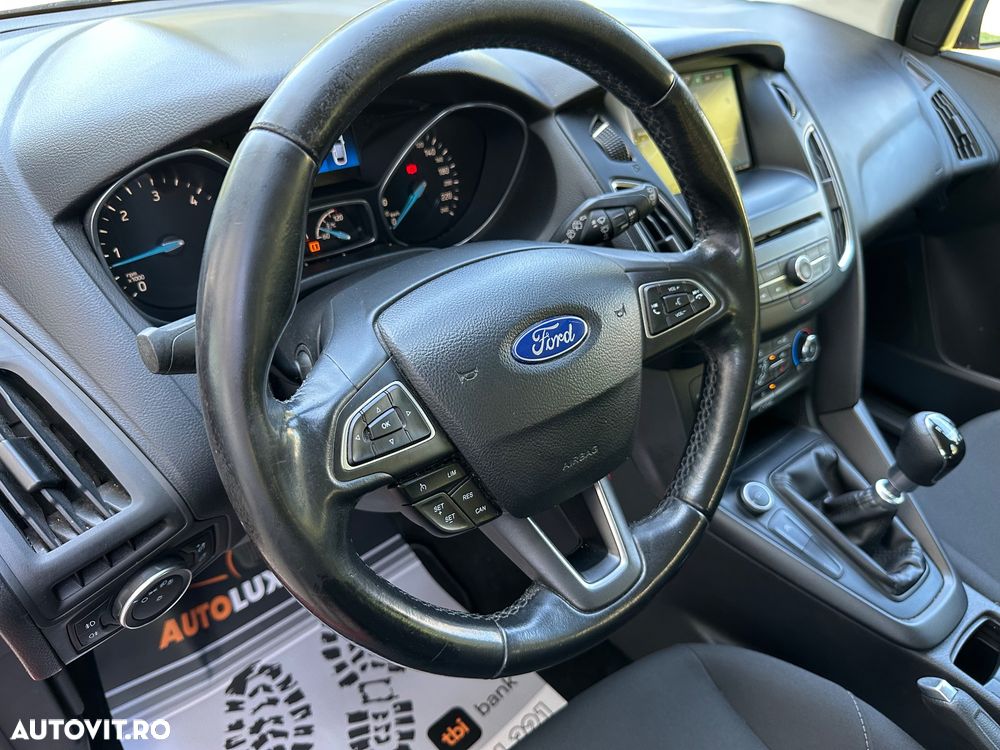 Ford Focus 1.5 TDCi ST-Line - 19