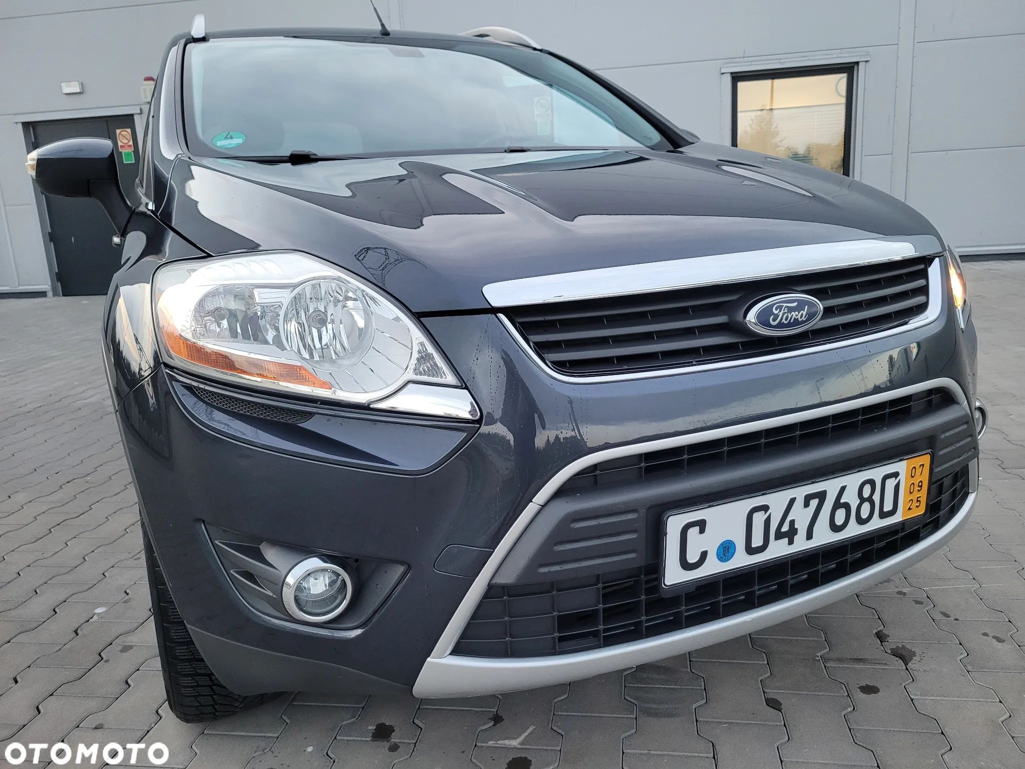 Ford Kuga 2.0 TDCi 2x4 Titanium - 1
