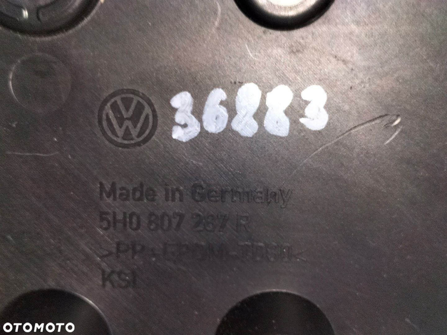 Podkładka pod tablicę rejestracyjną przód VW GOLF VIII 8 LIFT 24- - 6