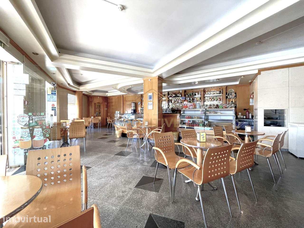 Loja com Café/Pastelaria em Funcionamento na Cova dos Vidros — Quinta - Grande imagem: 4/36