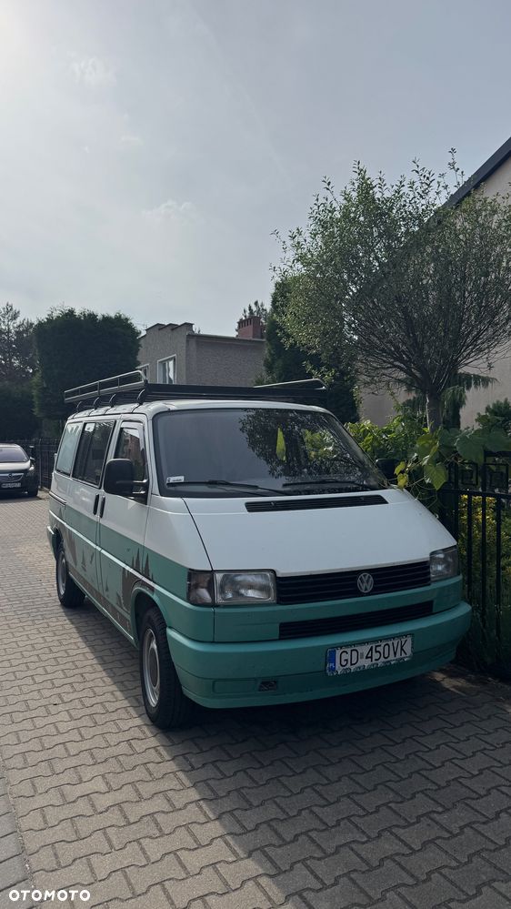Volkswagen Transporter - 1