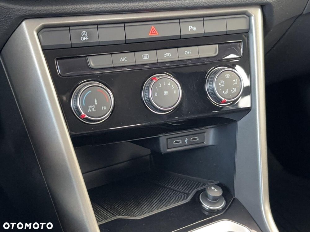 Volkswagen T-Roc - 24