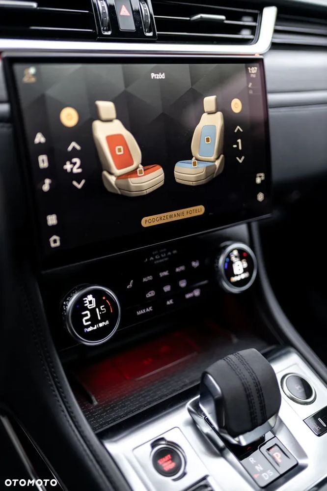 Jaguar F-Pace P250 AWD R-Dynamic Black - 9