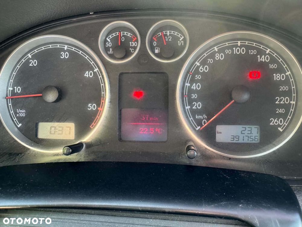 Volkswagen Passat 1.9 TDI Highline - 9
