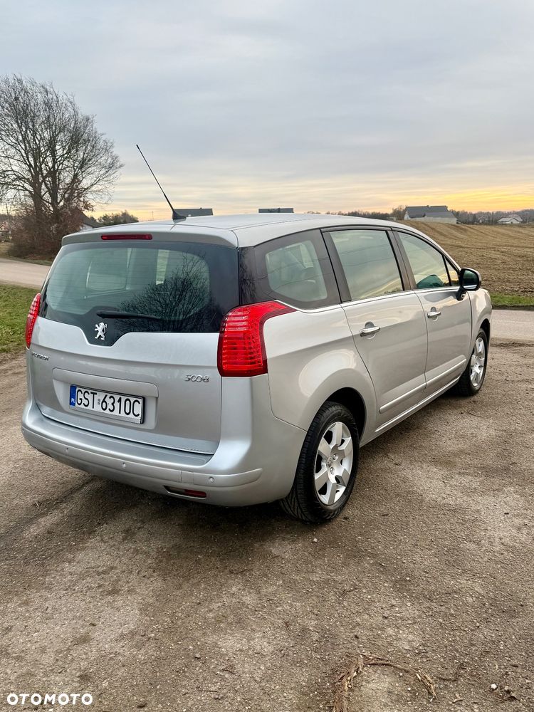 Peugeot 5008 1.6 HDi Family 7os - 12