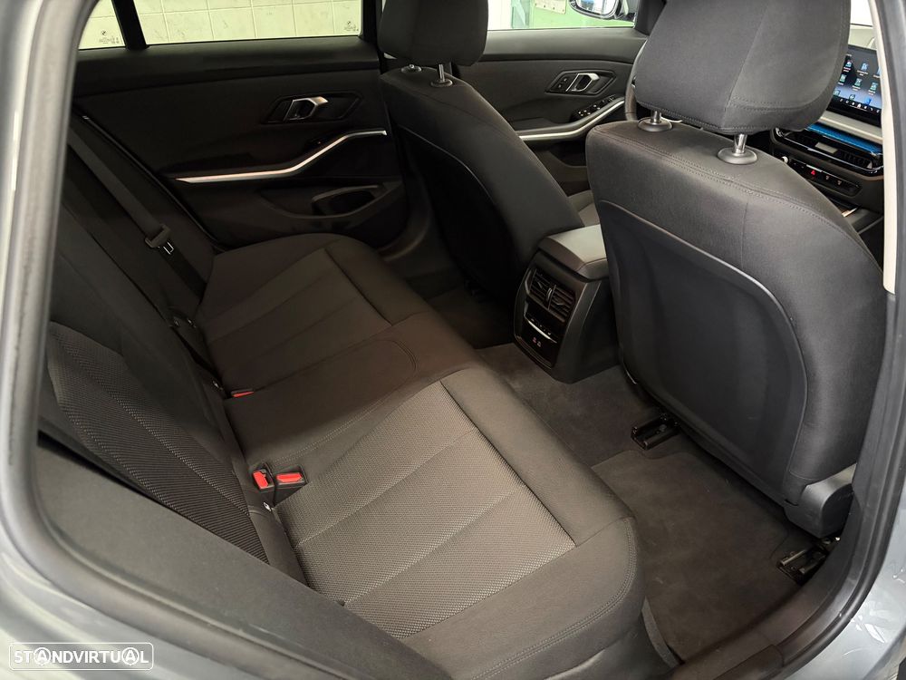BMW 330 - 19