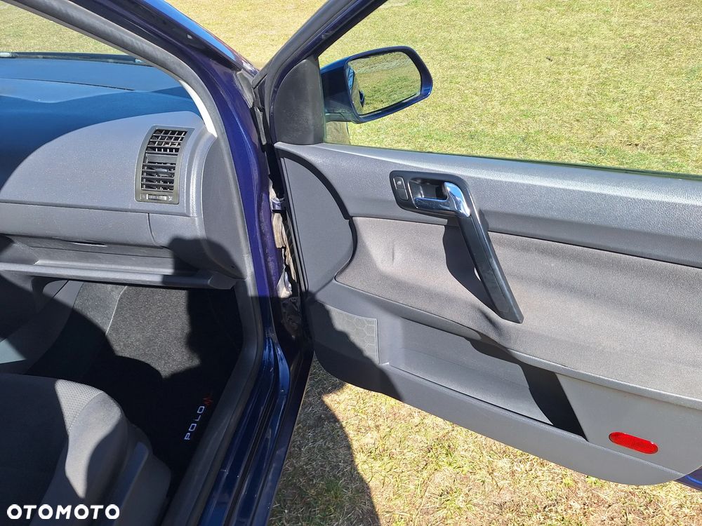 Volkswagen Polo 1.2 Tour Edition - 30